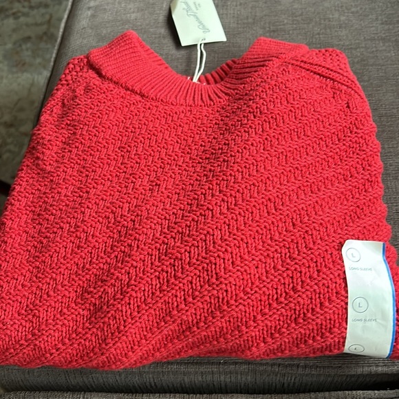 Brand new red target sweater - Picture 7 of 7